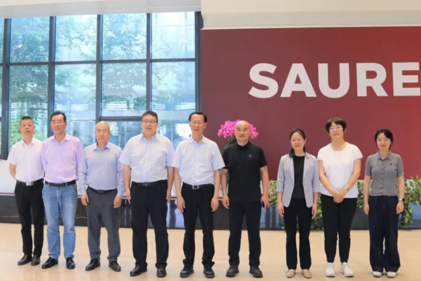 深化校企协同 赋能纺织产业 | 东华大学副校长陆卫兵一行调研卓郎新疆